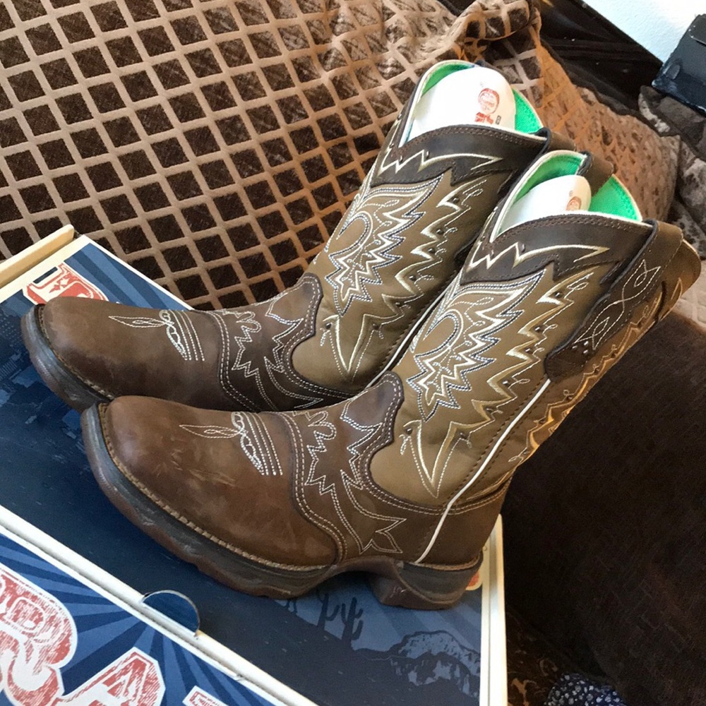 Boots - Picture 5 of 6